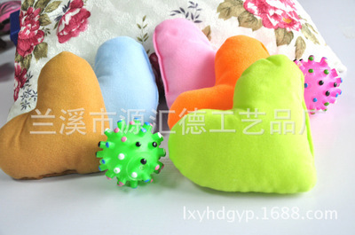 厂家直销爱心小枕头毛绒玩具 高品质批发与动漫游艺用品解决方案